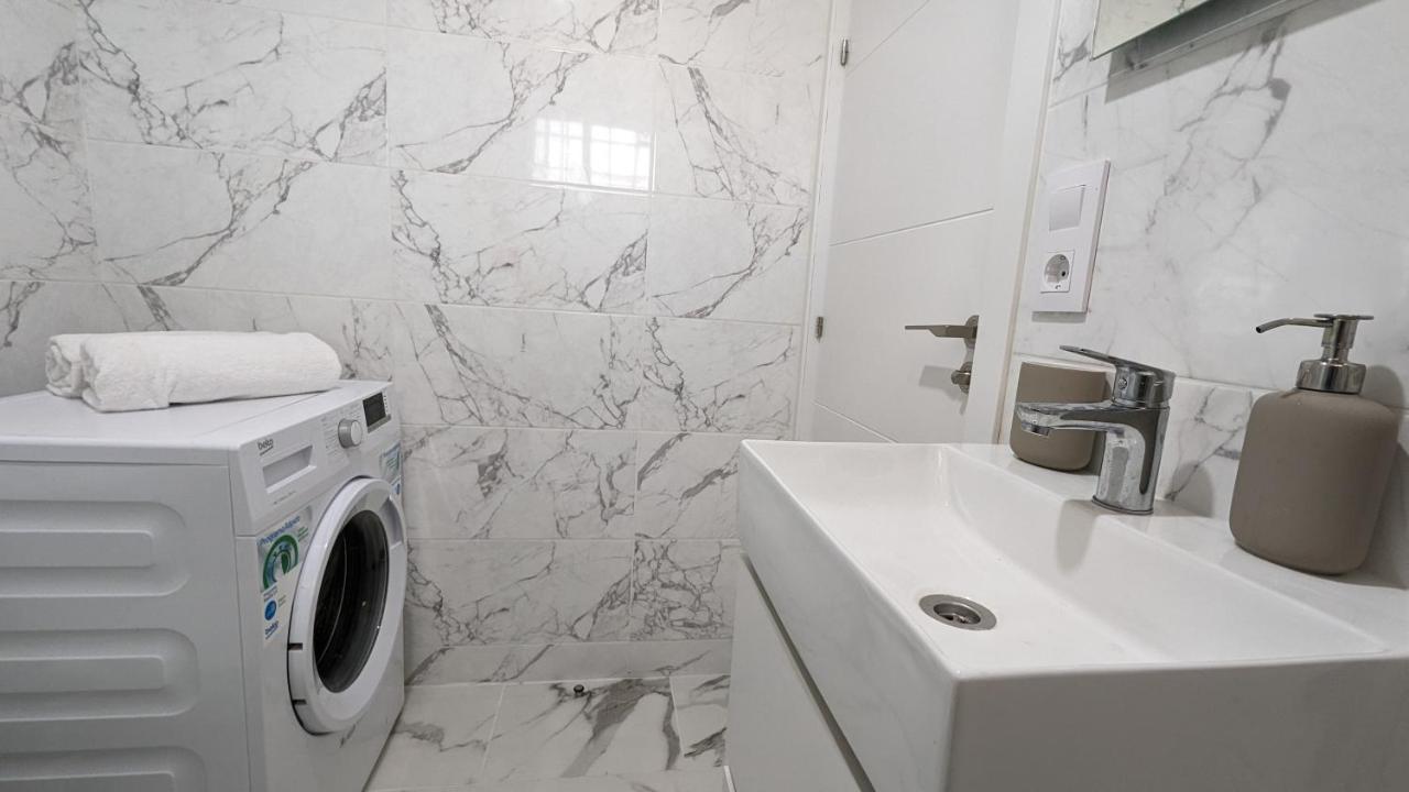 Acuarium Levante Beach Apartment Benidorm Bagian luar foto